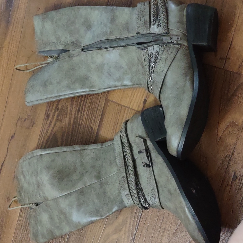 Gray heeled boots